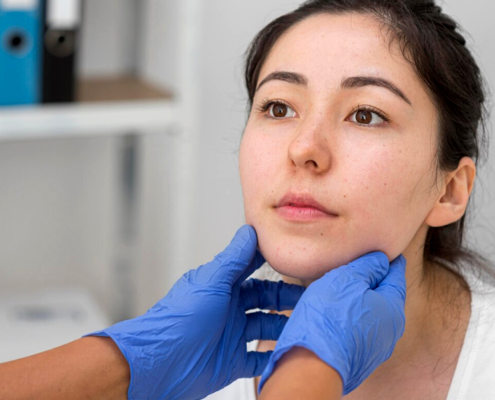 Lipopapada Enzimática: La Solución No Quirúrgica para un Rostro Más Definido