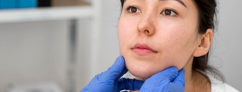 Lipopapada Enzimática: La Solución No Quirúrgica para un Rostro Más Definido